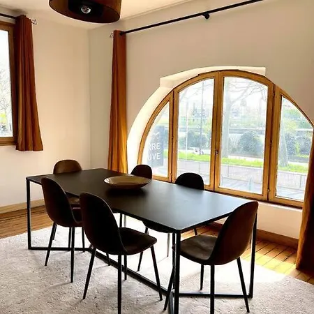 En Bord De Seine Apartment