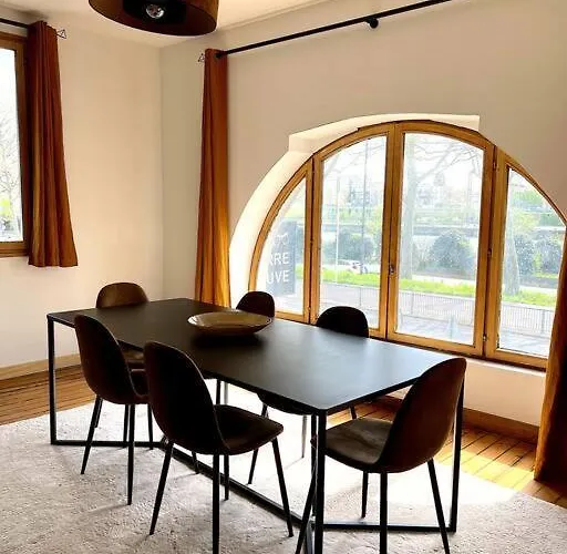 En Bord De Seine Apartment